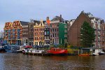 Grachten in Amsterdam und typische Häuser