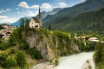 Kirche von Scuol im Engadin