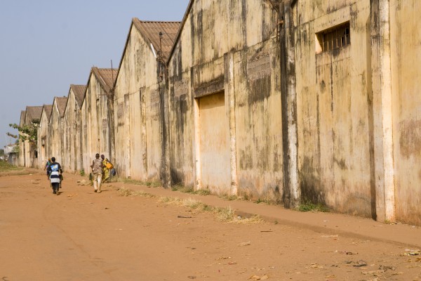 Fabrik-Gebäude in Guinea-Bissau