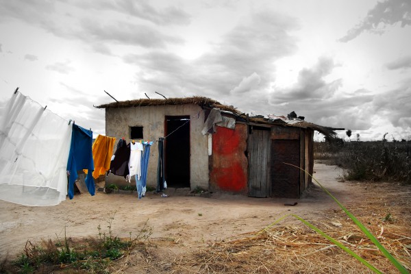 Hütte in einem Township in Afrika